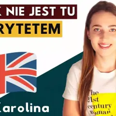 Karolina, studentka filologii angielskiej, z flagą Wielkiej Brytanii. Napis: "Język nie jest tu priorytetem".