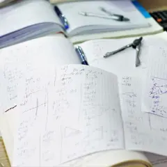 Co można wziąć na maturę z matematyki? Sprawdź niezbędne przybory