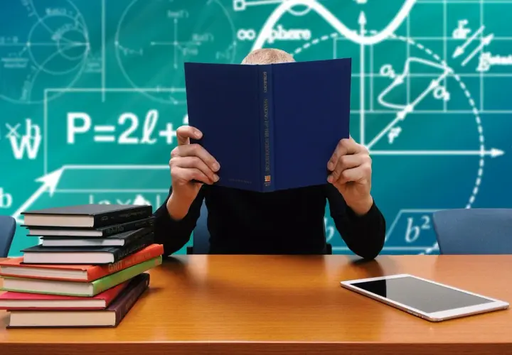 Jakie są formy nauczania i jak wpływają na efektywność edukacji